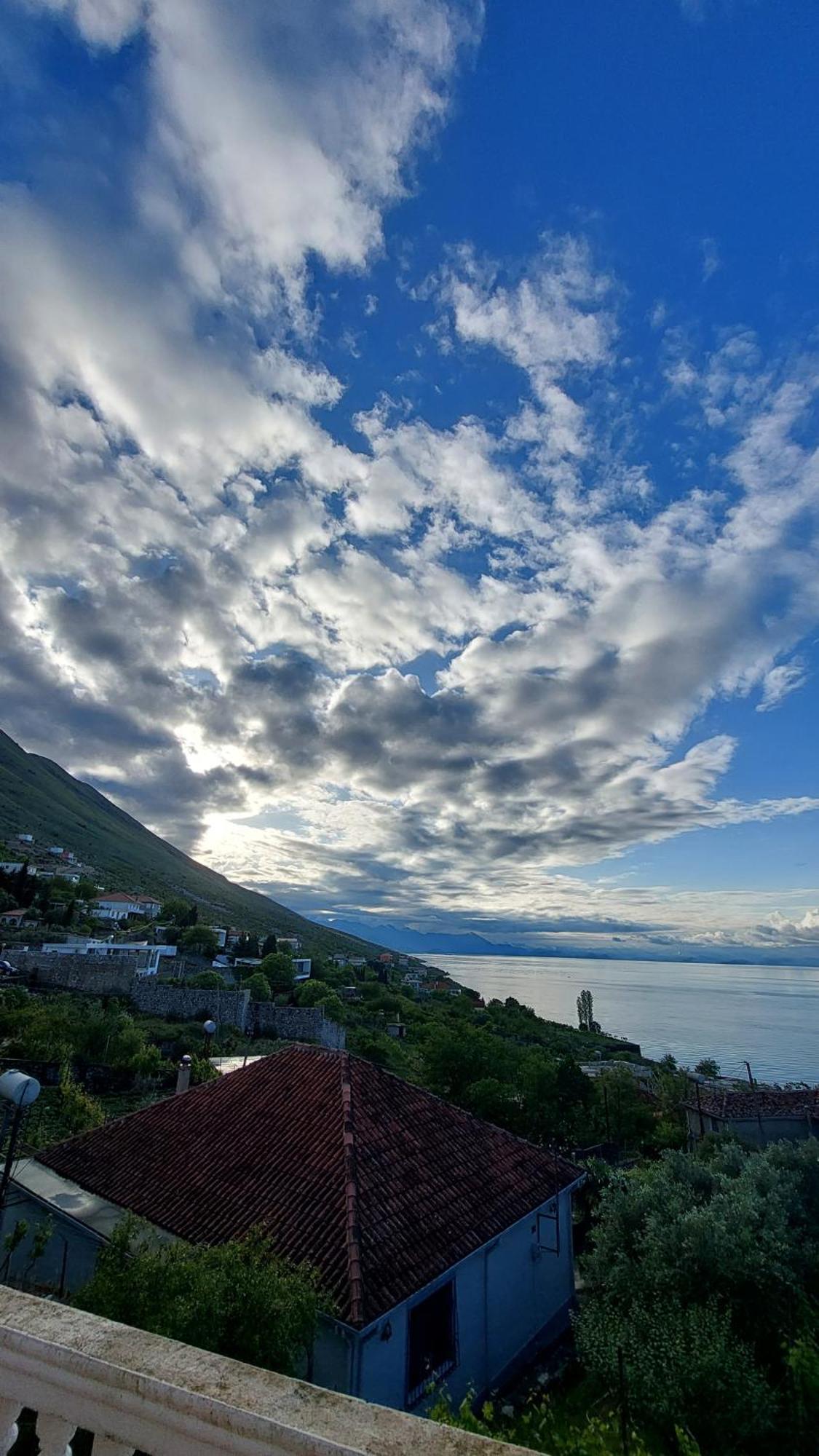 Отель R&R Gesthouse Shiroka Экстерьер фото