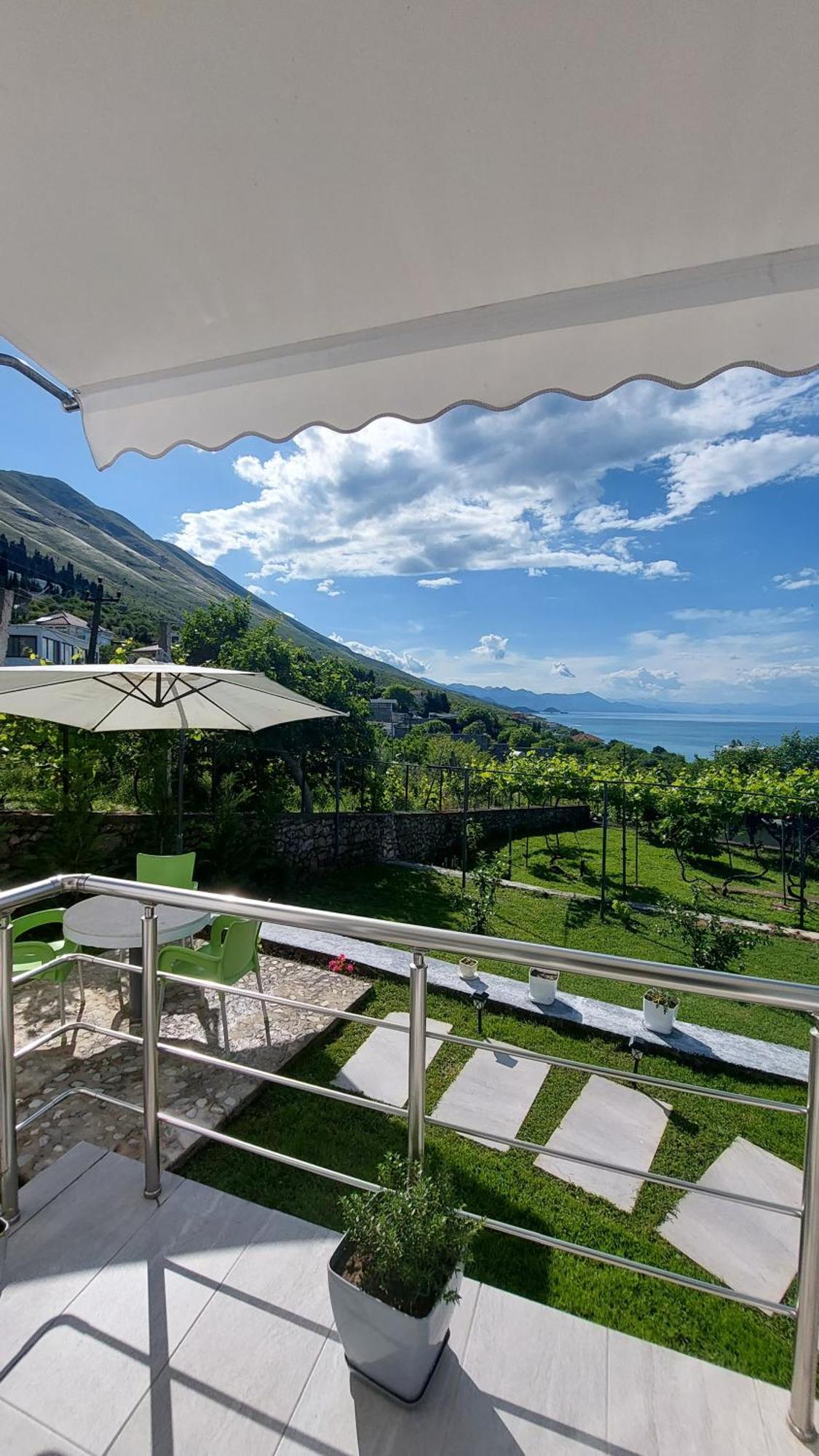 Отель R&R Gesthouse Shiroka Экстерьер фото
